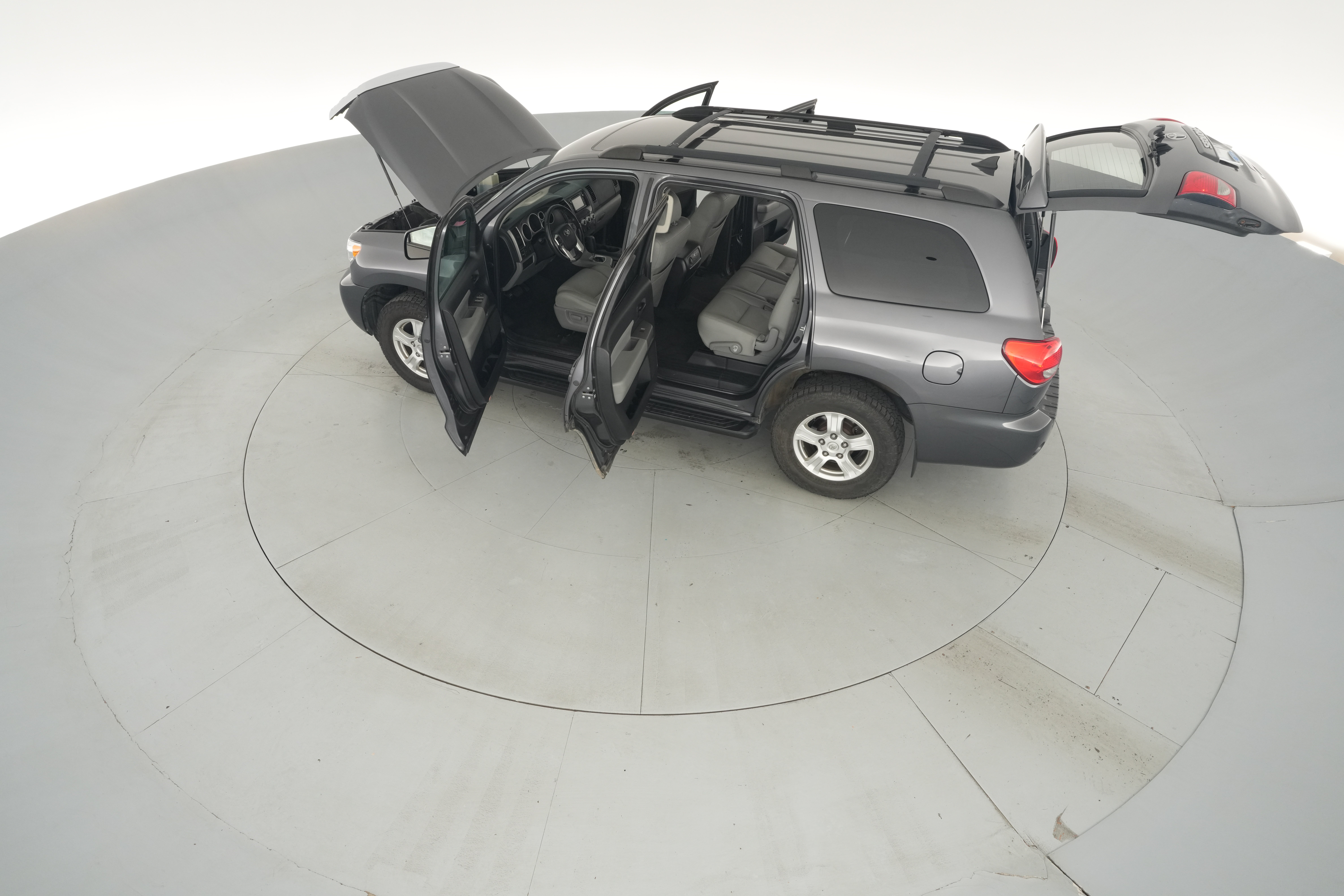 2017 Toyota Sequoia SR5, photo 45