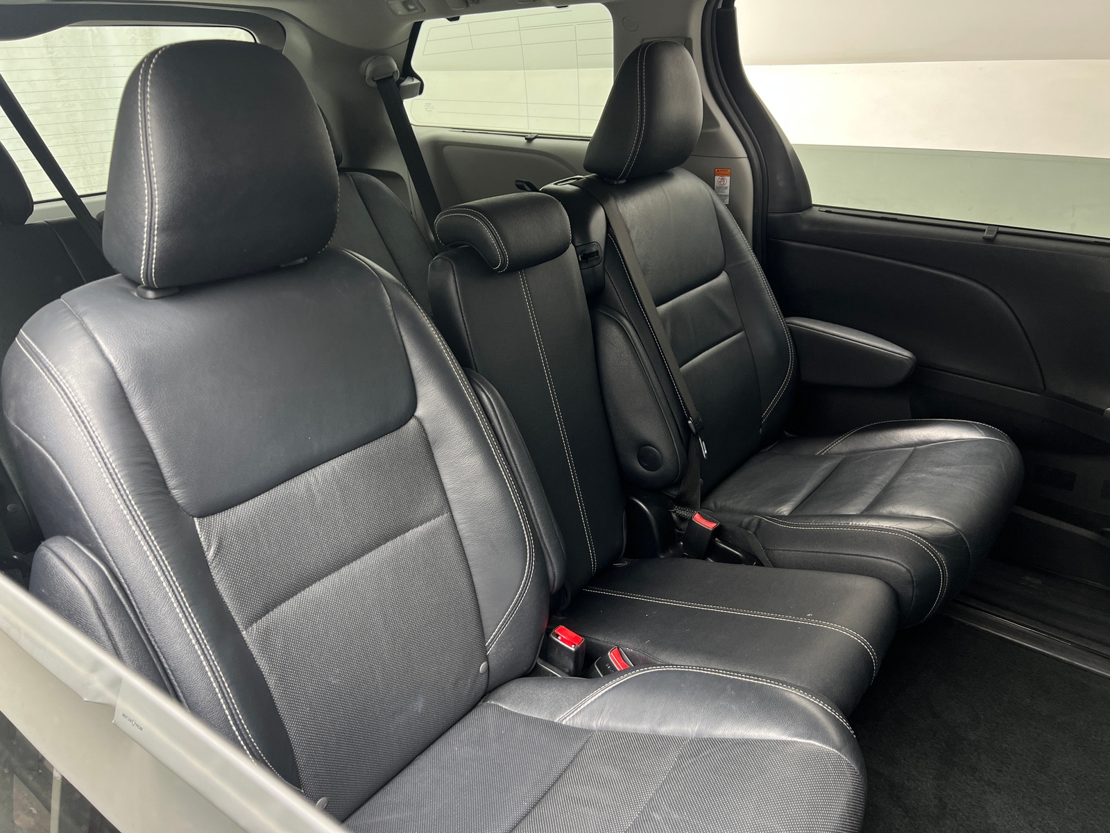 Thumbnail: 2017 Toyota Sienna - 5