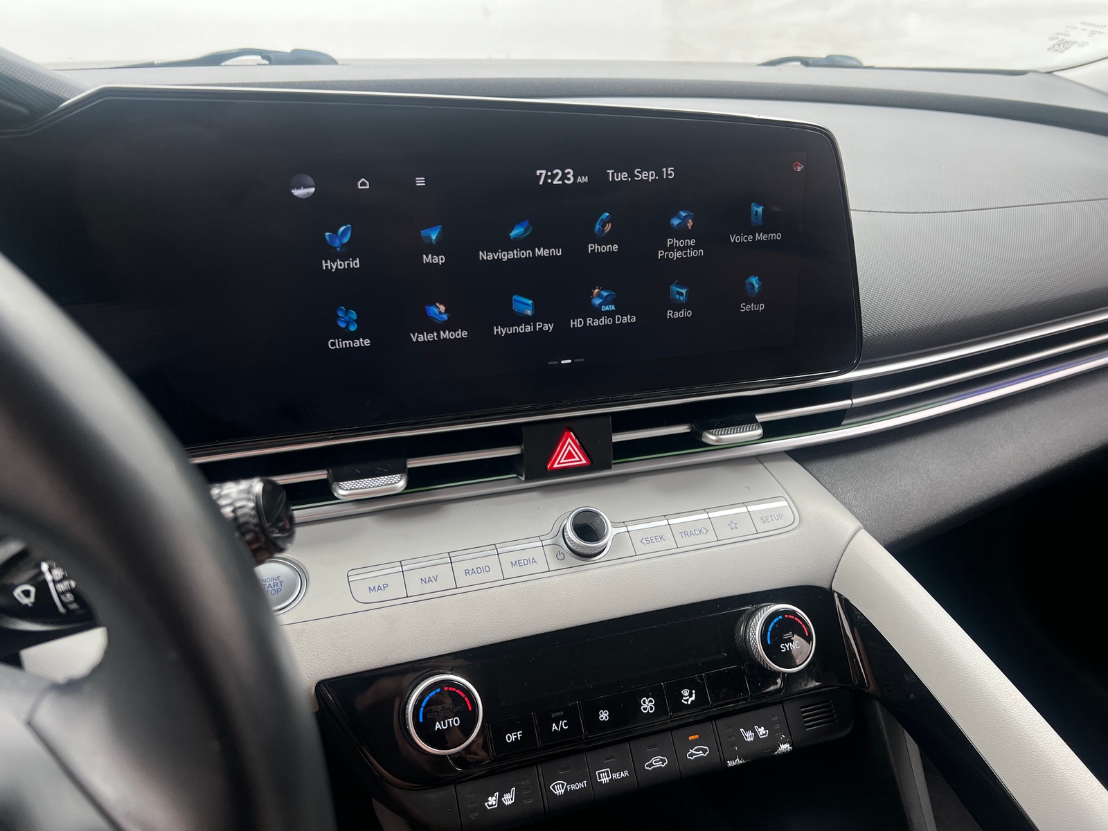Thumbnail: 2022 Hyundai Elantra - 3