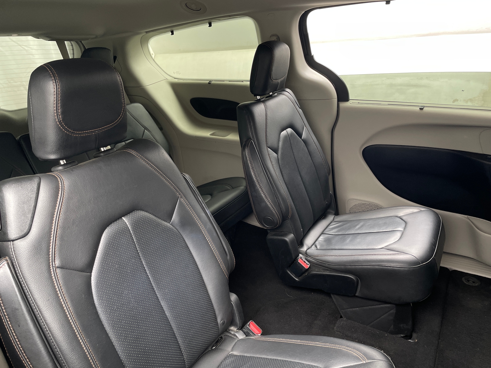 Thumbnail: 2018 Chrysler Pacifica - 5