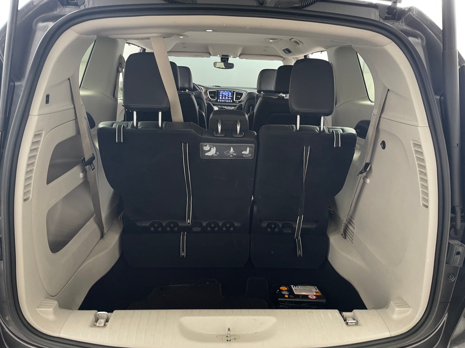 Thumbnail: 2018 Chrysler Pacifica - 6