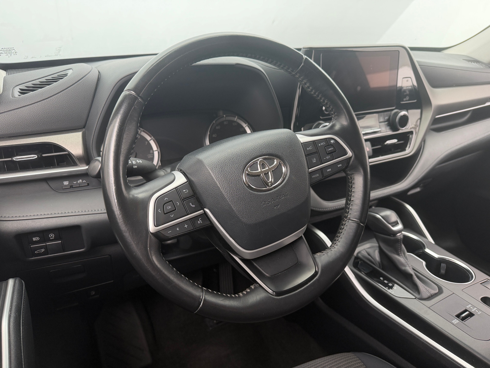 Thumbnail: 2023 Toyota Highlander - 5
