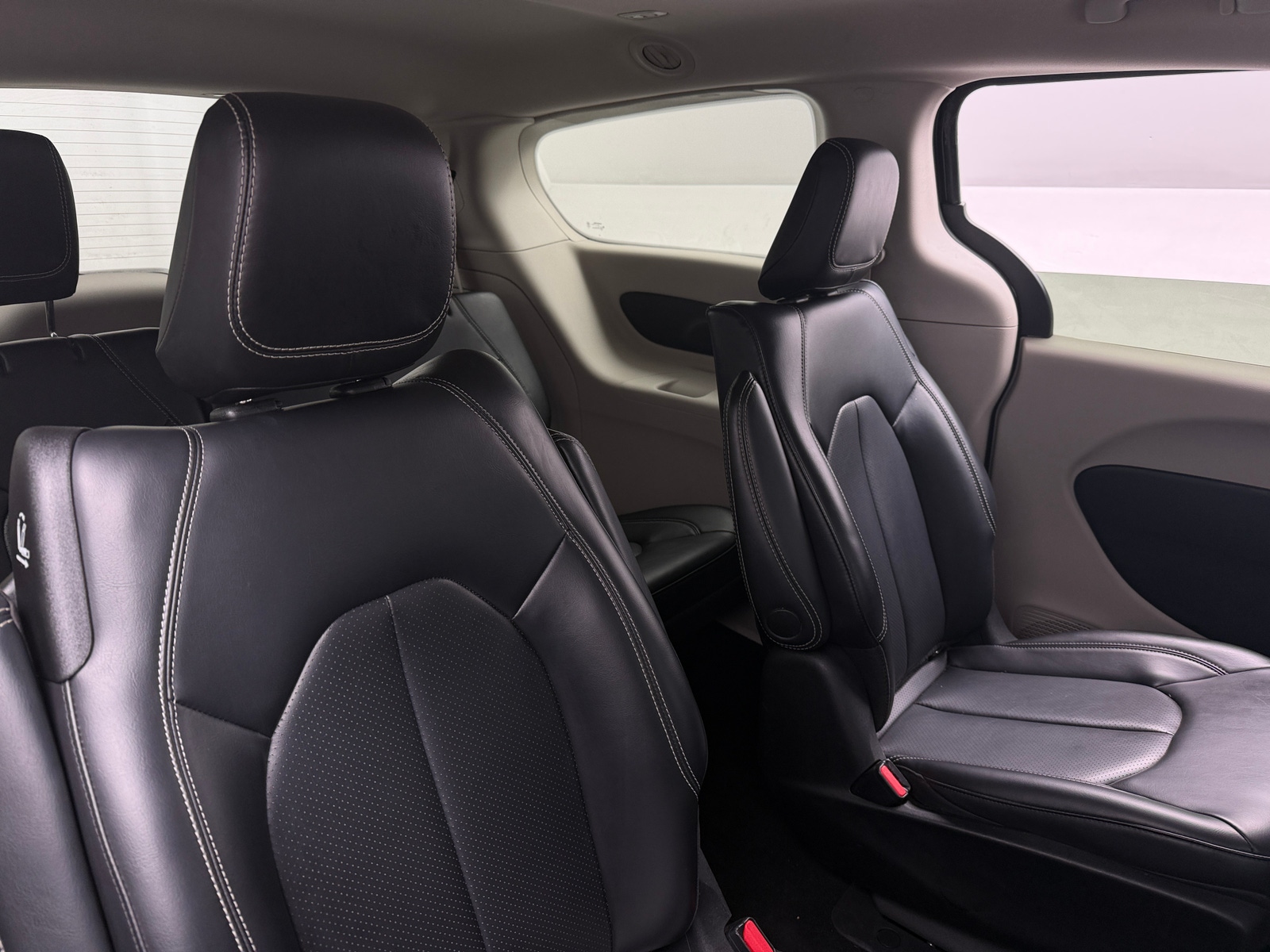 Thumbnail: 2023 Chrysler Pacifica - 5