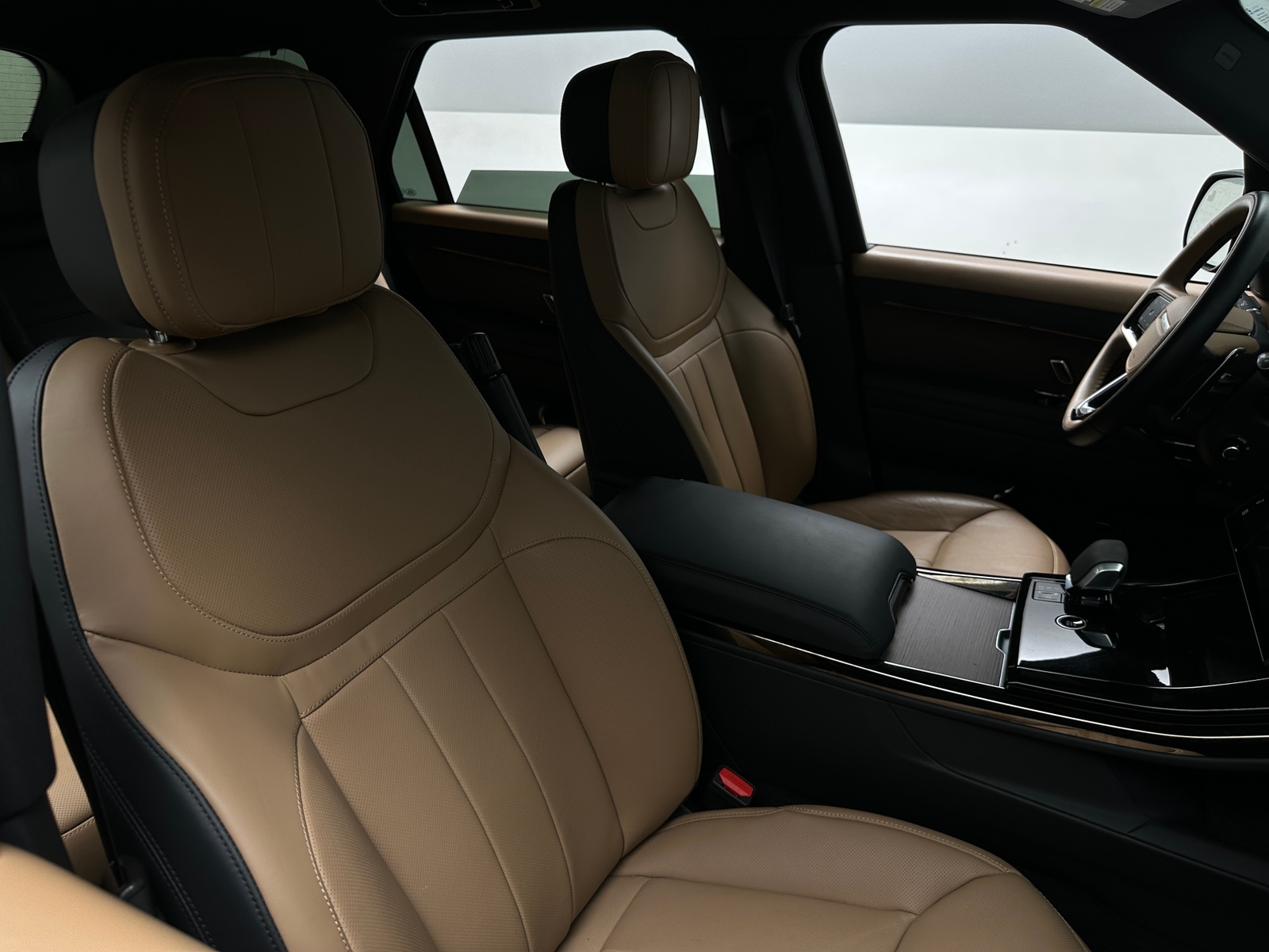 Thumbnail: 2024 Land Rover Range Rover Sport - 2
