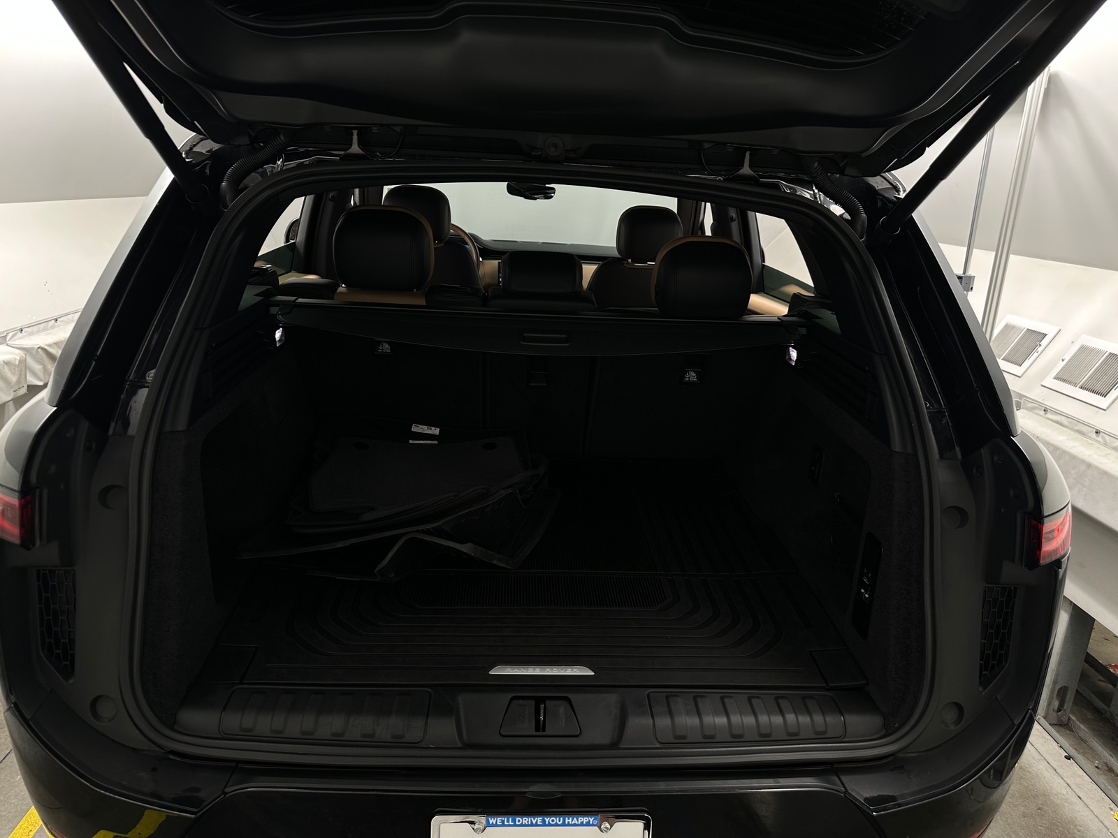 Thumbnail: 2024 Land Rover Range Rover Sport - 7