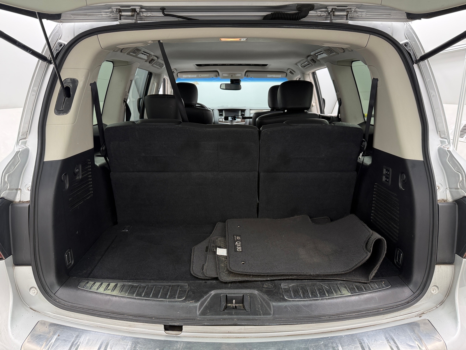 Thumbnail: 2017 INFINITI QX80 - 6