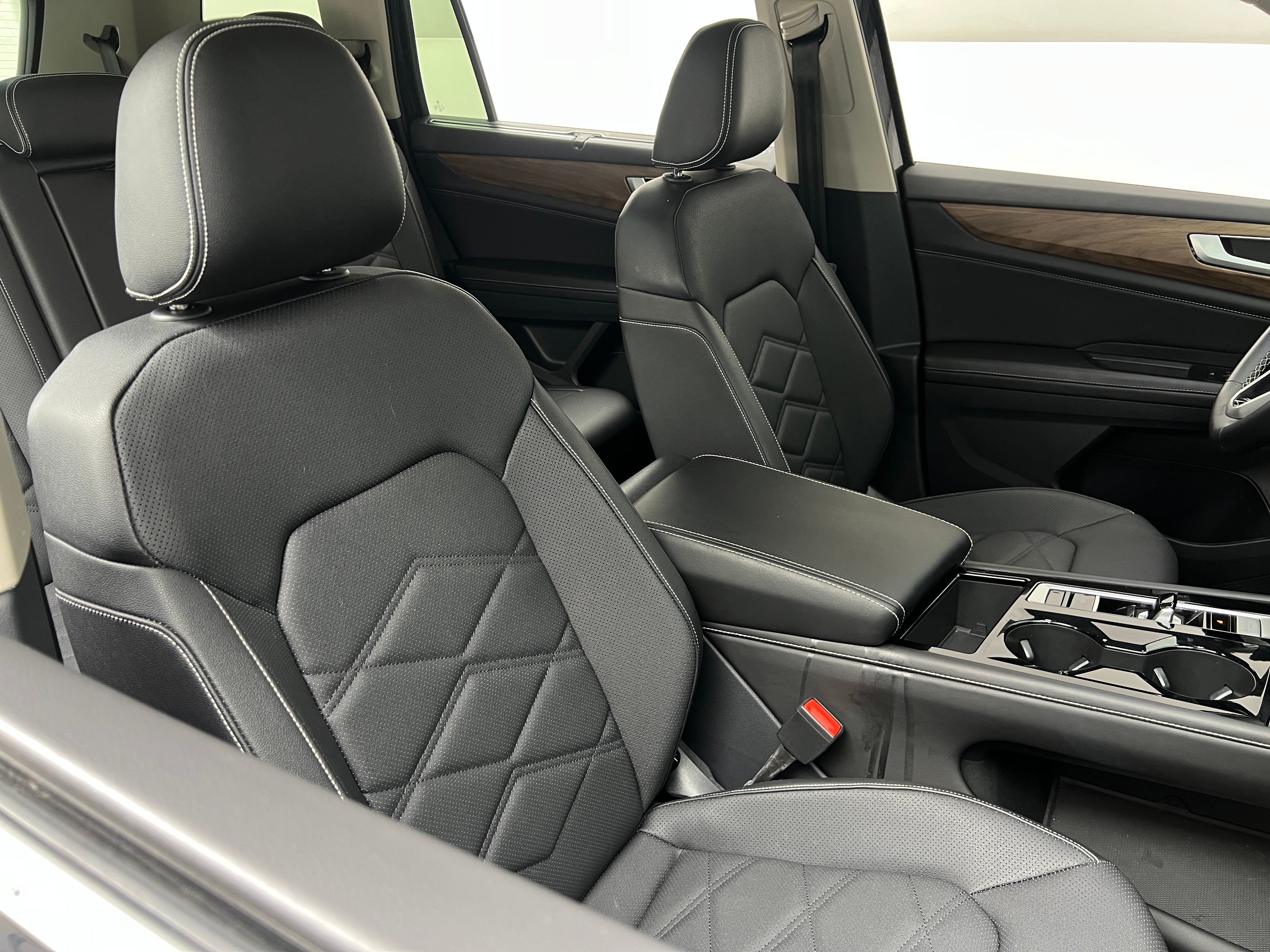 2026 Volkswagen Atlas SE w/Tech