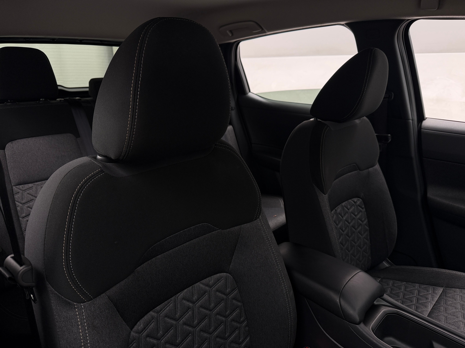 Thumbnail: 2025 Nissan Kicks - 2