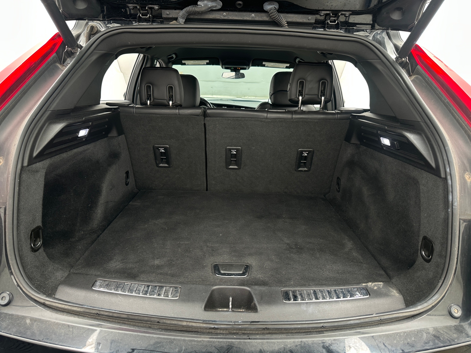 Thumbnail: 2019 Cadillac XT4 - 6