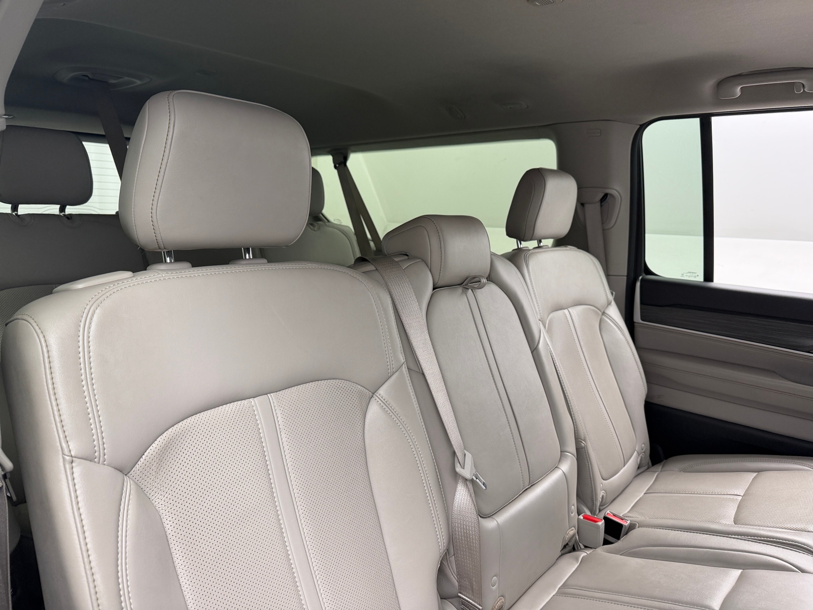 Thumbnail: 2023 Jeep Wagoneer - 5