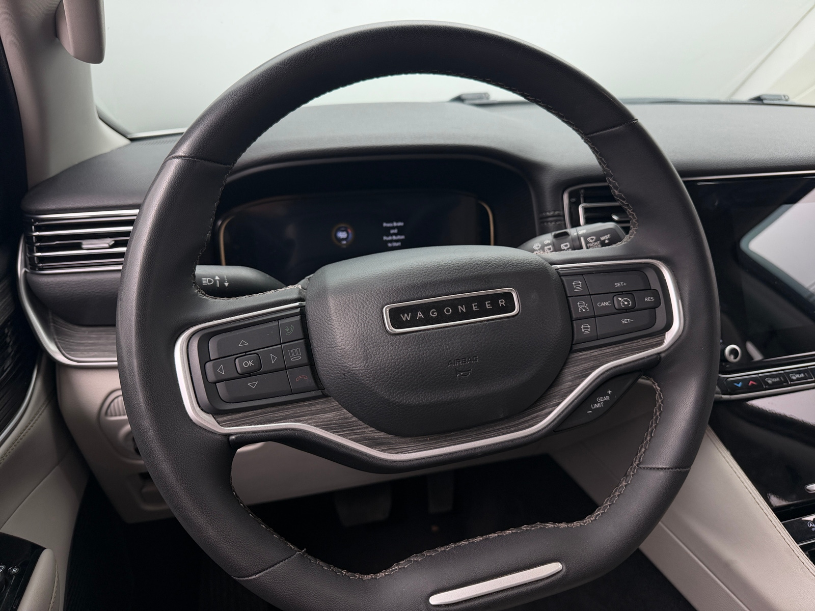 Thumbnail: 2023 Jeep Wagoneer - 4