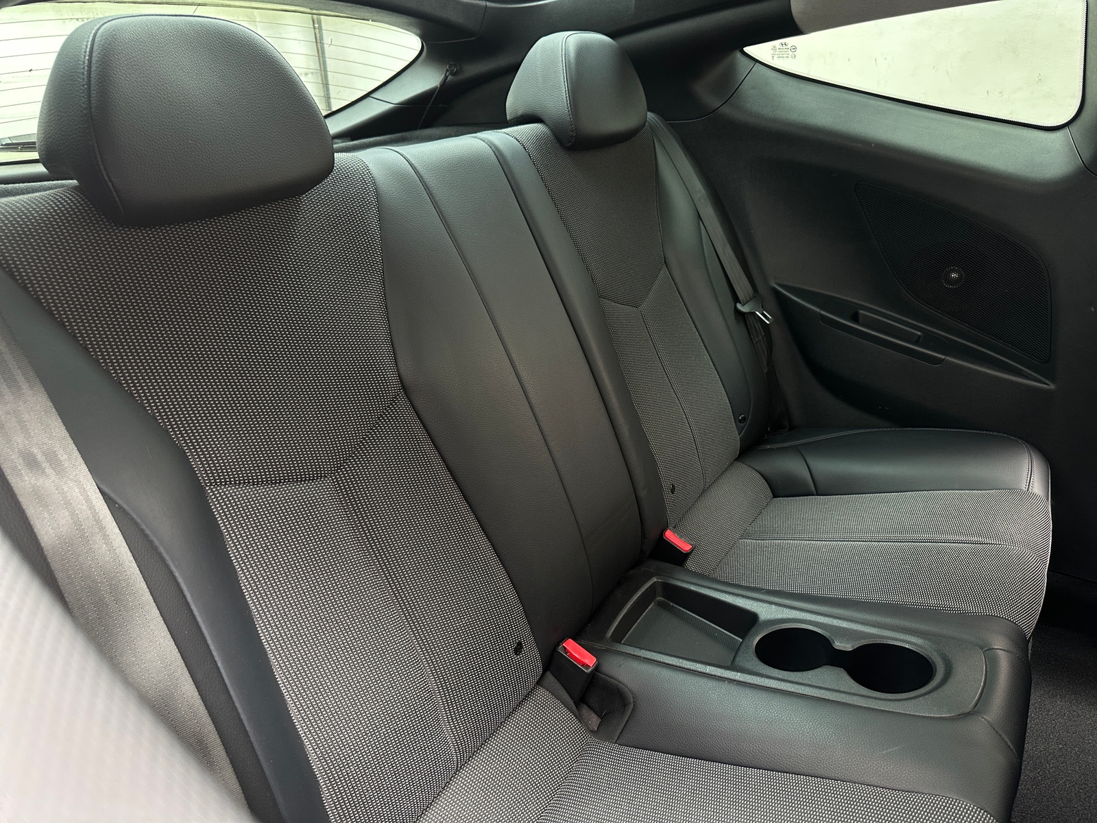 Thumbnail: 2012 Hyundai Veloster - 6