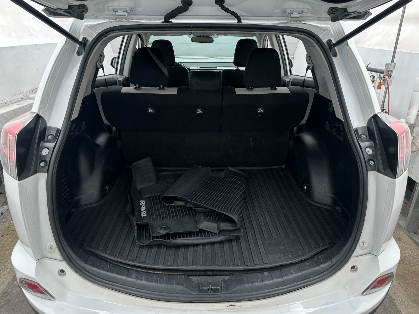 Thumbnail: 2017 Toyota RAV4 - 7