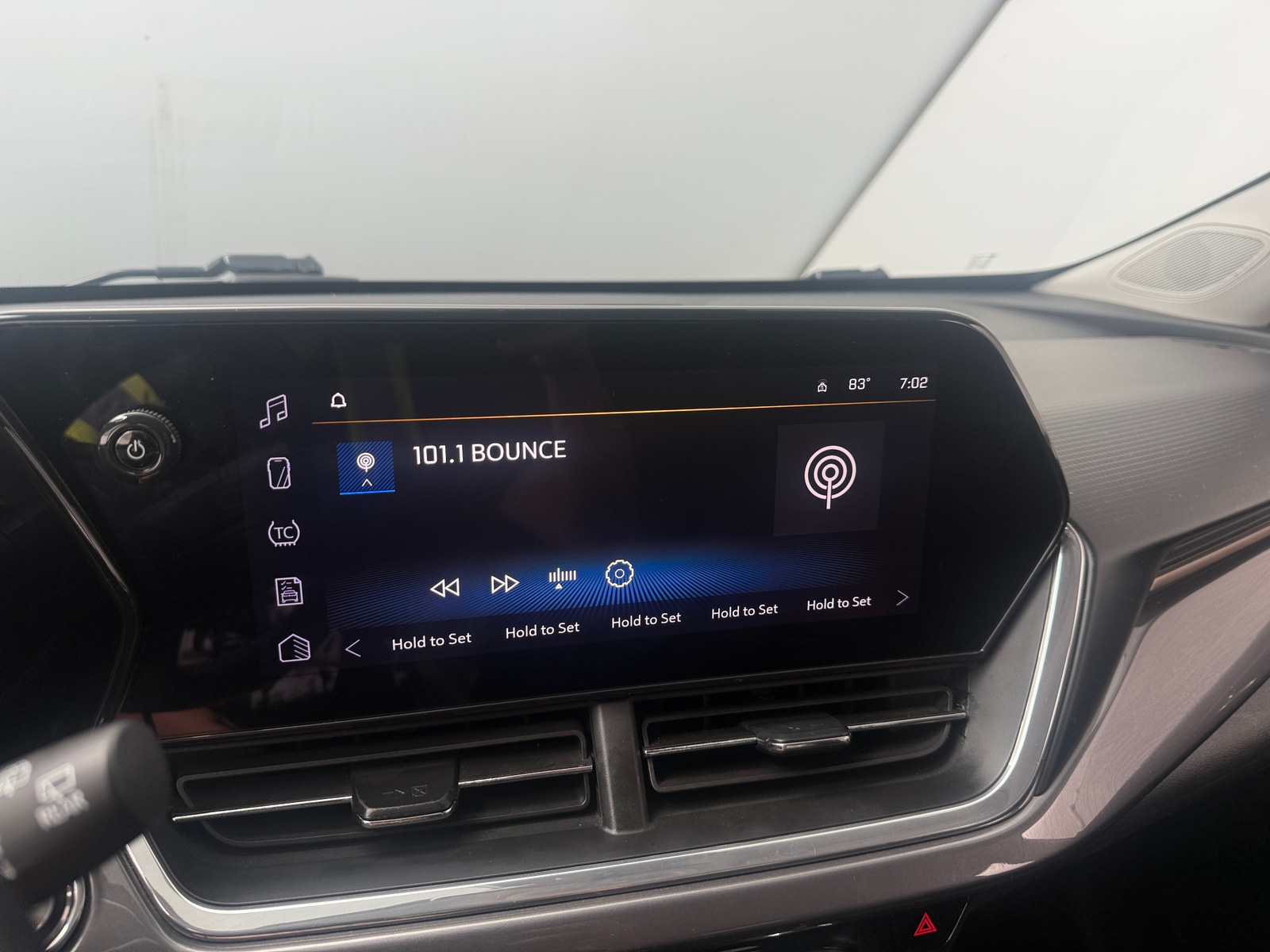 Thumbnail: 2024 Chevrolet Trax - 3