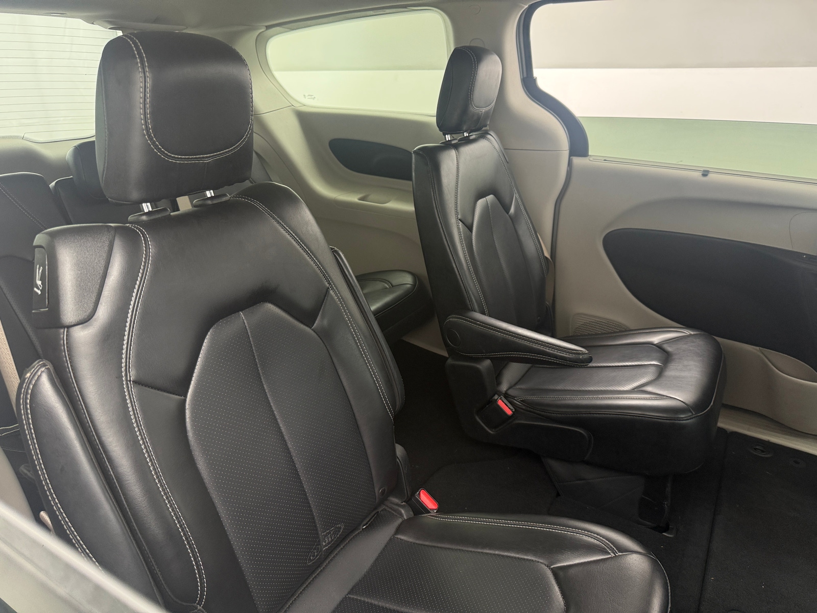 Thumbnail: 2023 Chrysler Pacifica - 5