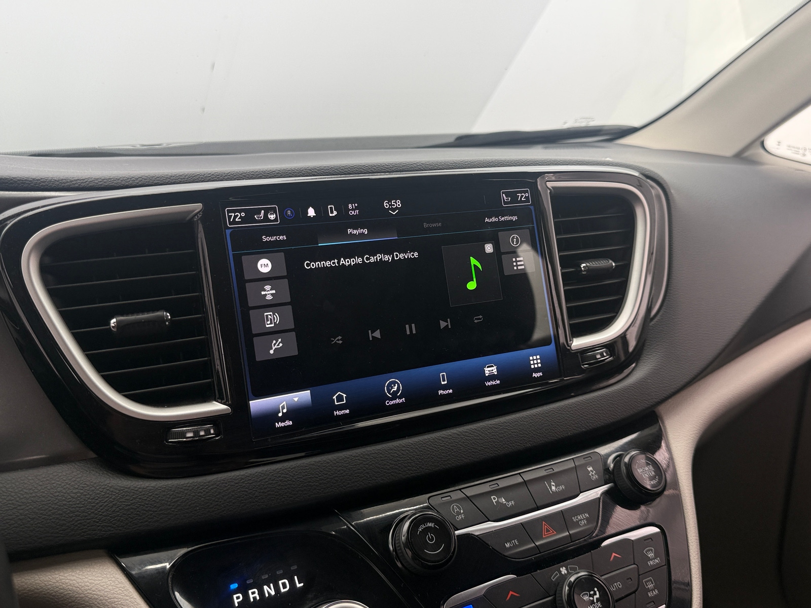 Thumbnail: 2023 Chrysler Pacifica - 3