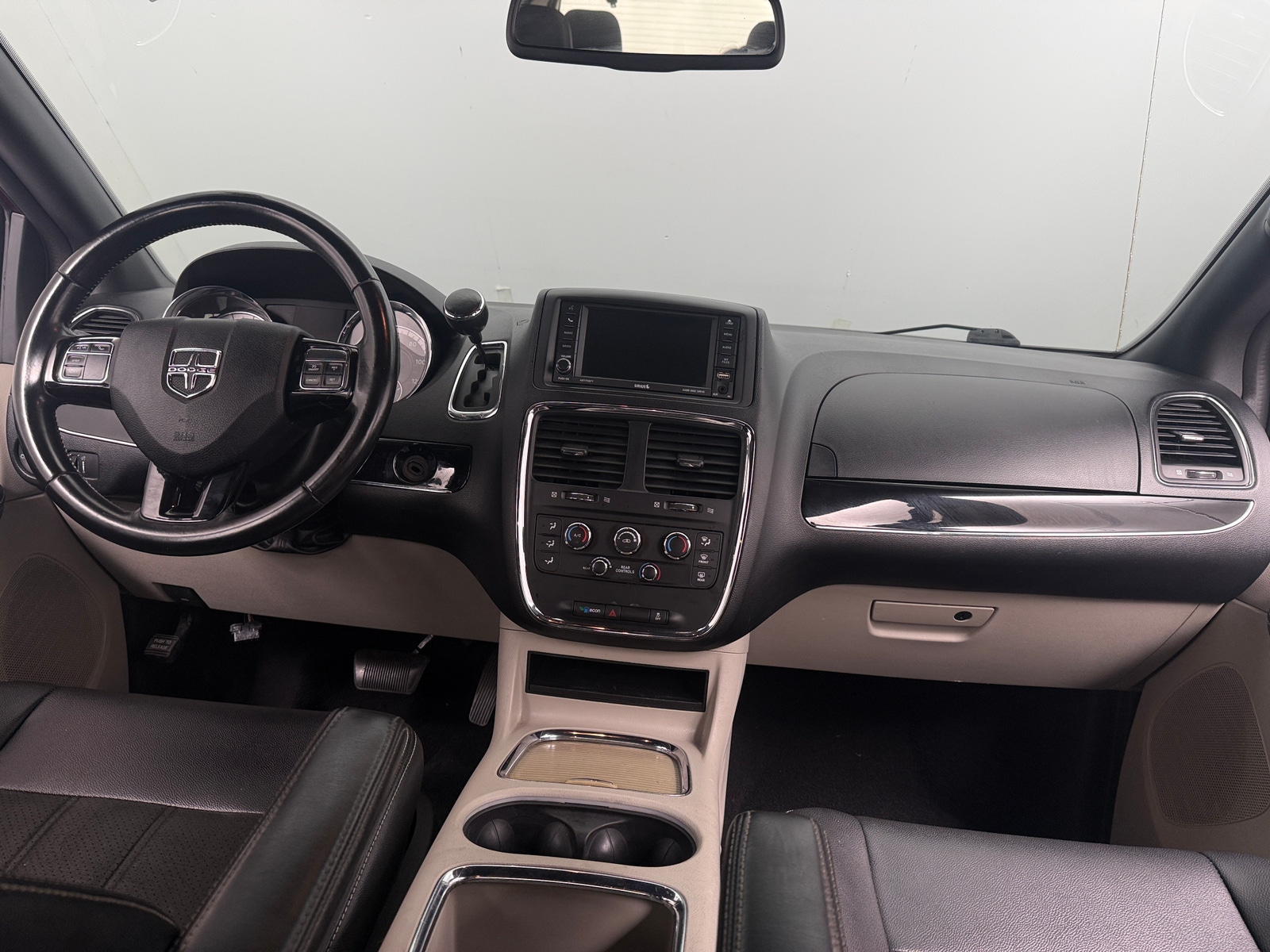 Thumbnail: 2019 Dodge Grand Caravan - 2