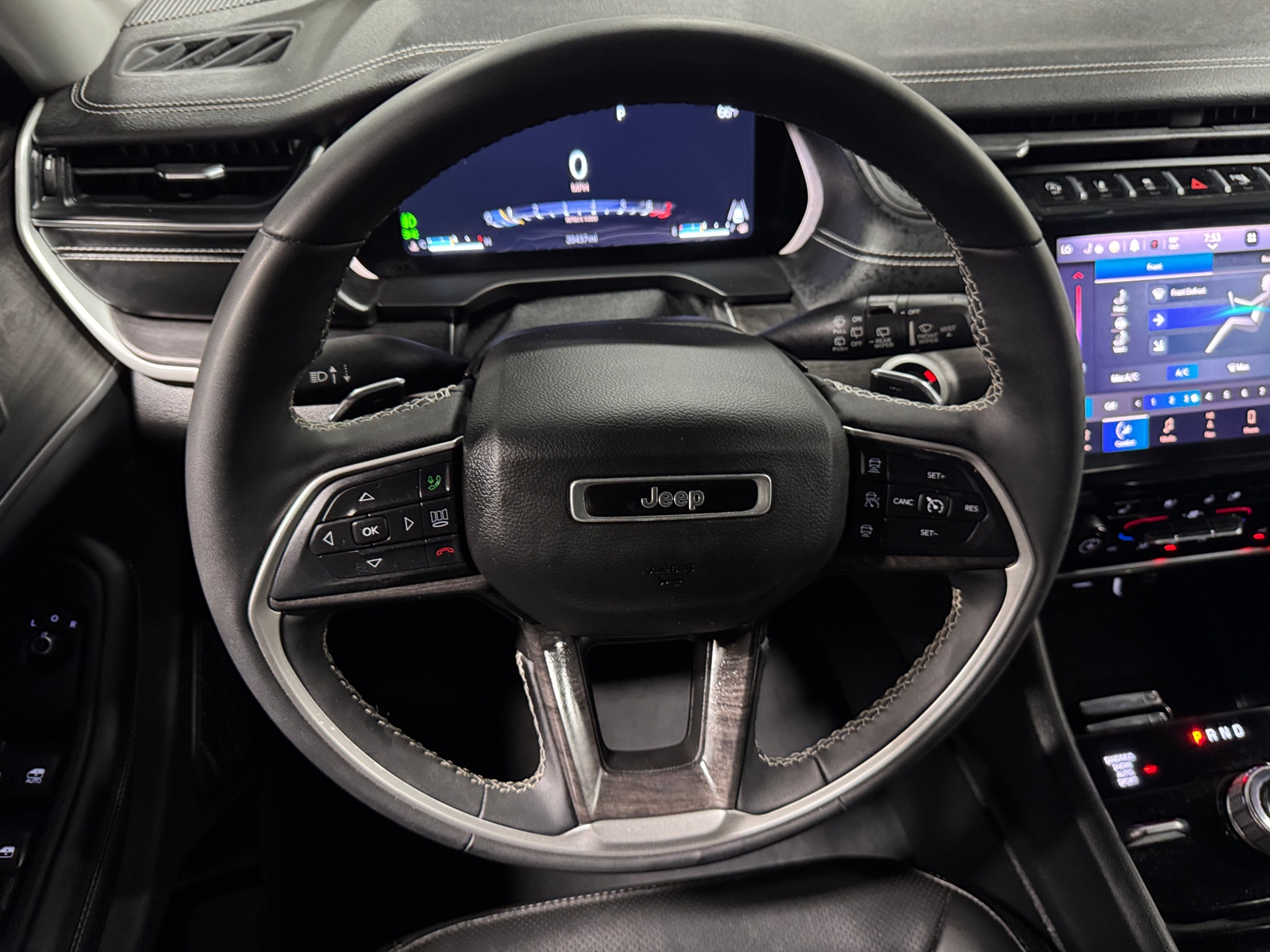 Thumbnail: 2023 Jeep Grand Cherokee L - 4