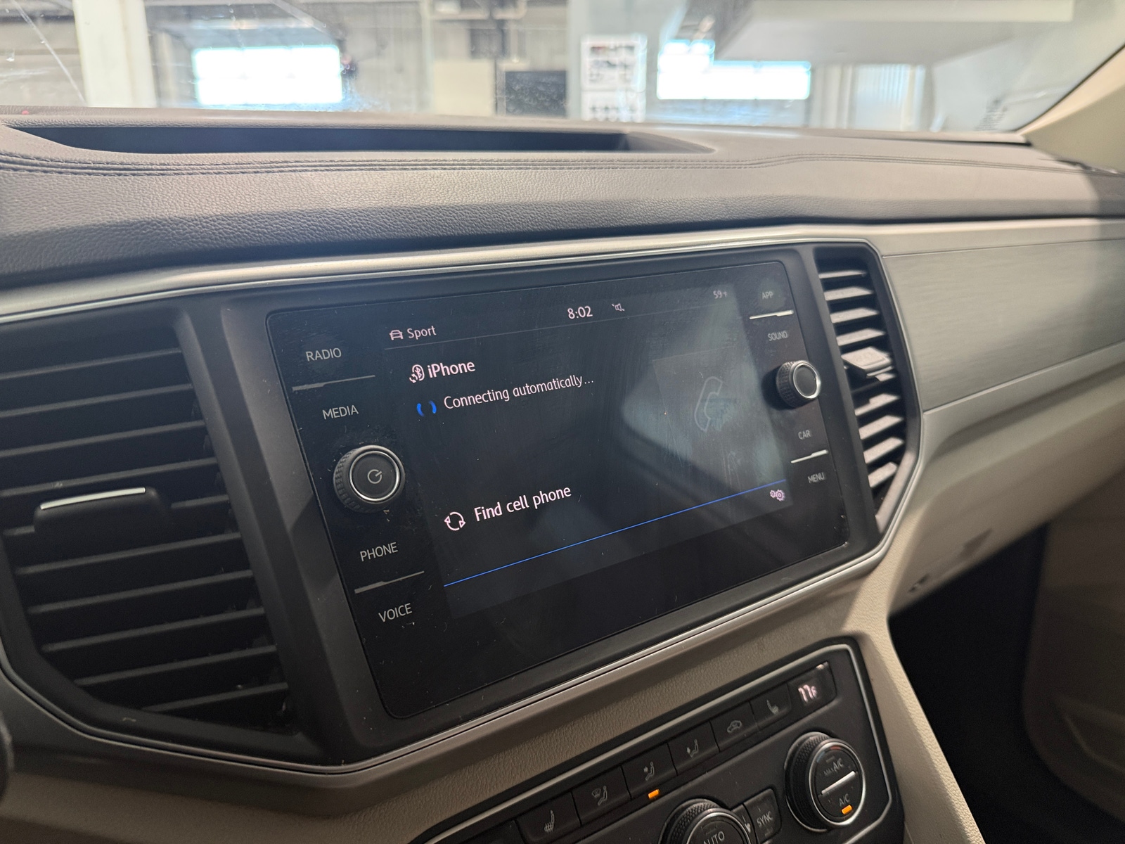 Thumbnail: 2019 Volkswagen Atlas - 3