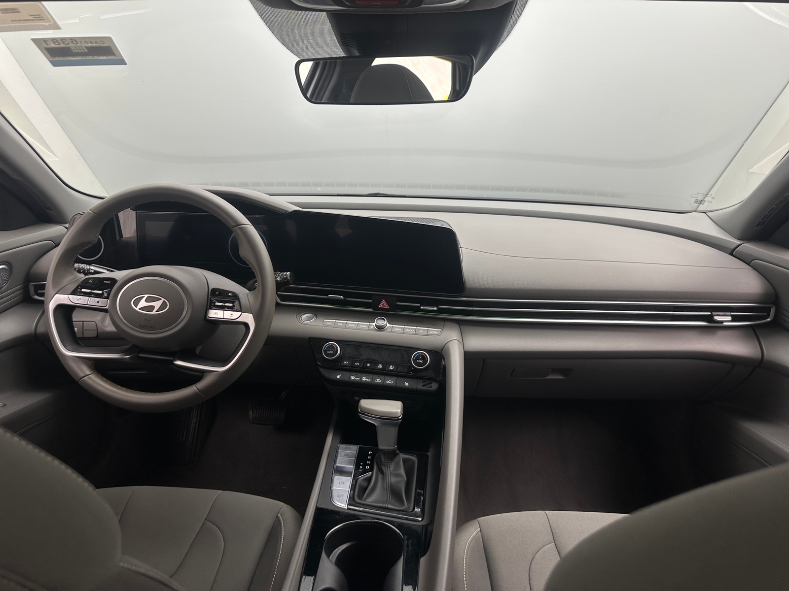 Thumbnail: 2024 Hyundai Elantra - 3