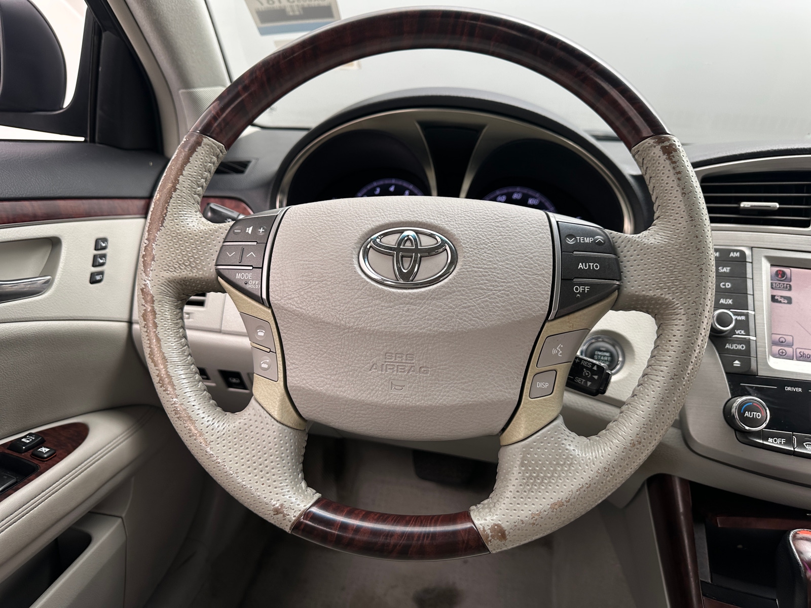 Thumbnail: 2011 Toyota Avalon - 5
