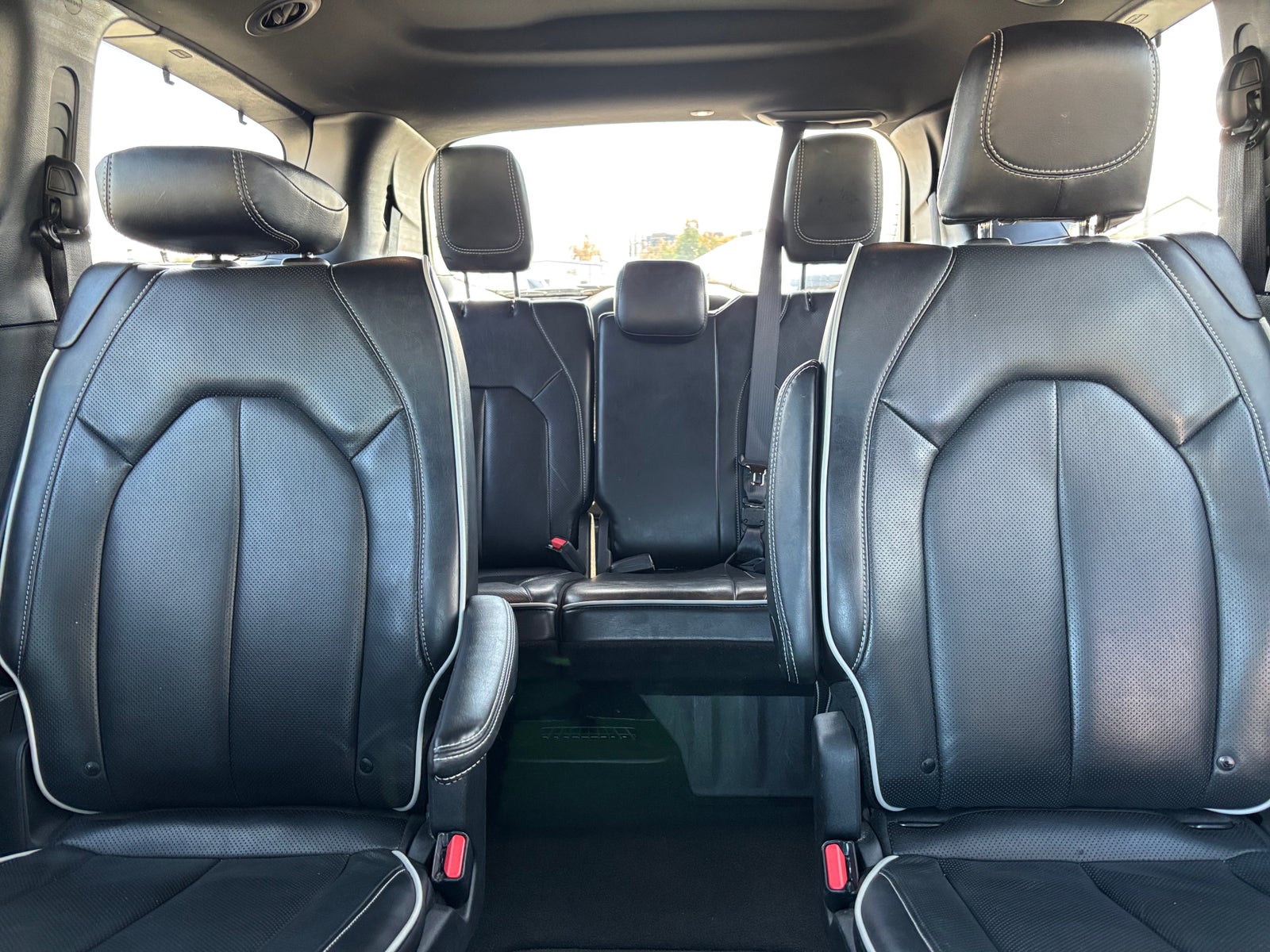 Thumbnail: 2025 Chrysler Pacifica - 6