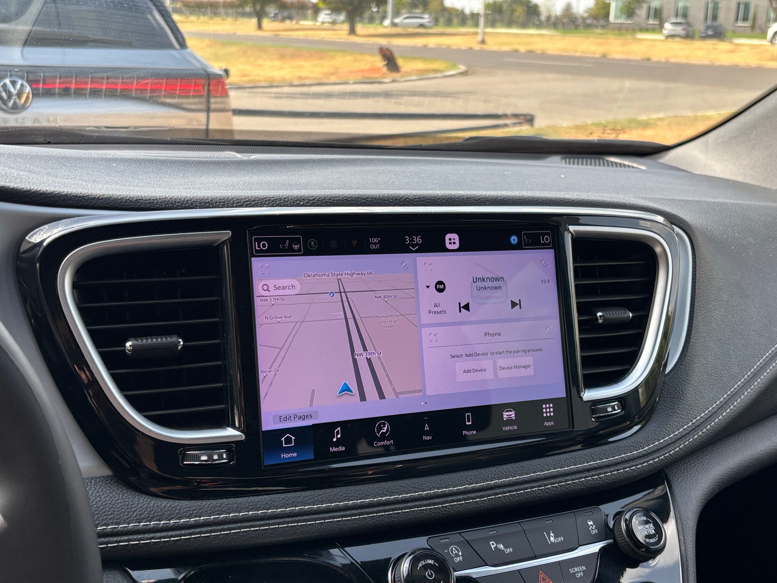 Thumbnail: 2025 Chrysler Pacifica - 4