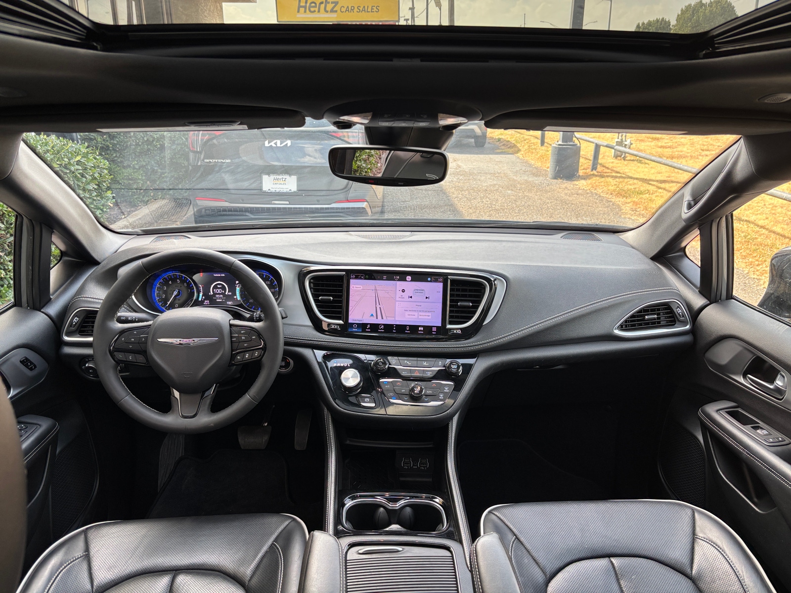 Thumbnail: 2025 Chrysler Pacifica - 3