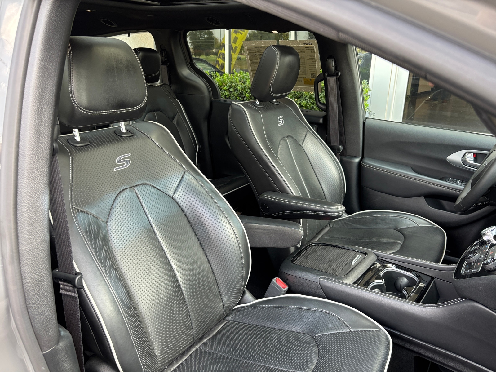 Thumbnail: 2025 Chrysler Pacifica - 2