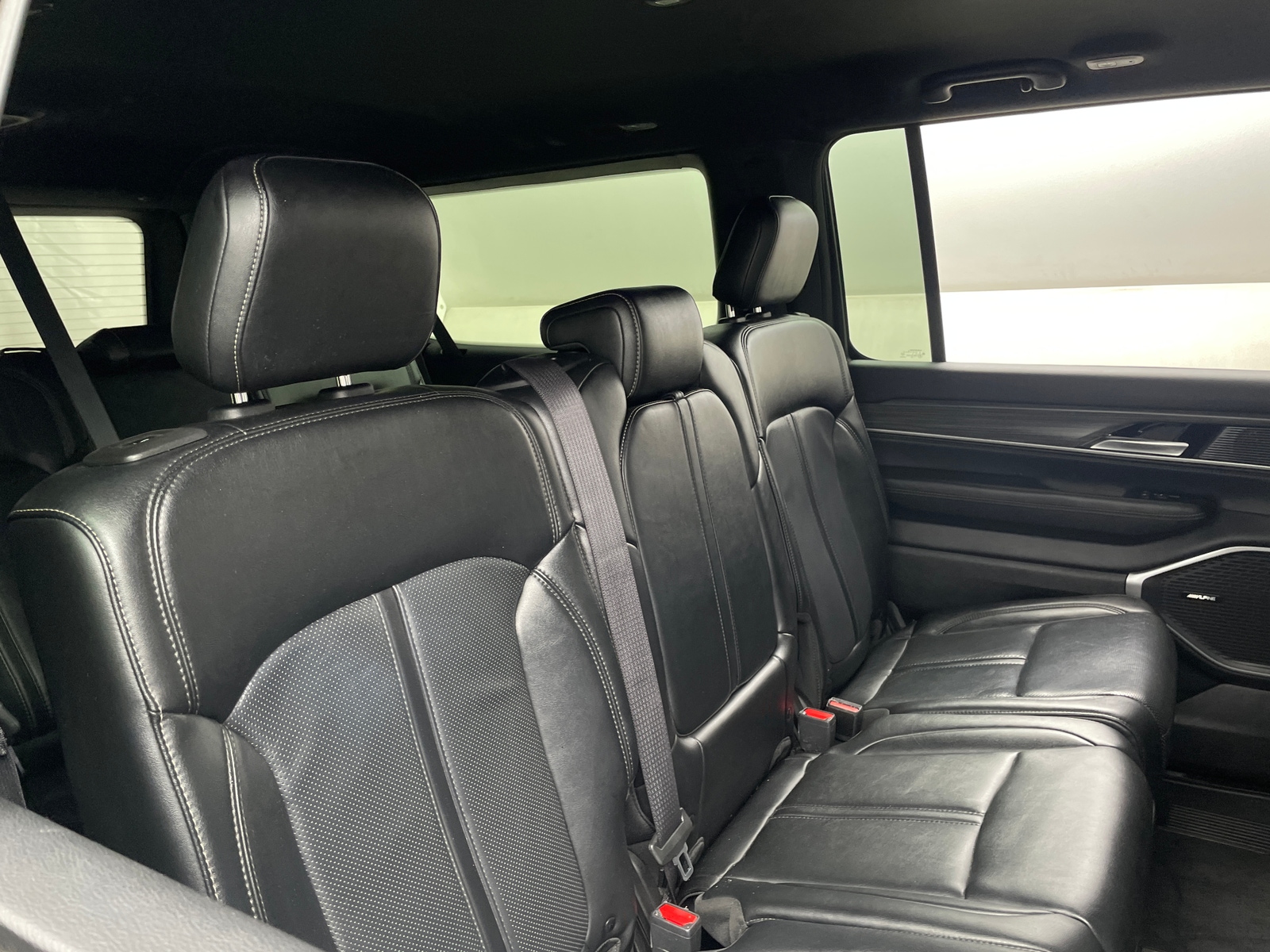 Thumbnail: 2024 Jeep Wagoneer - 5