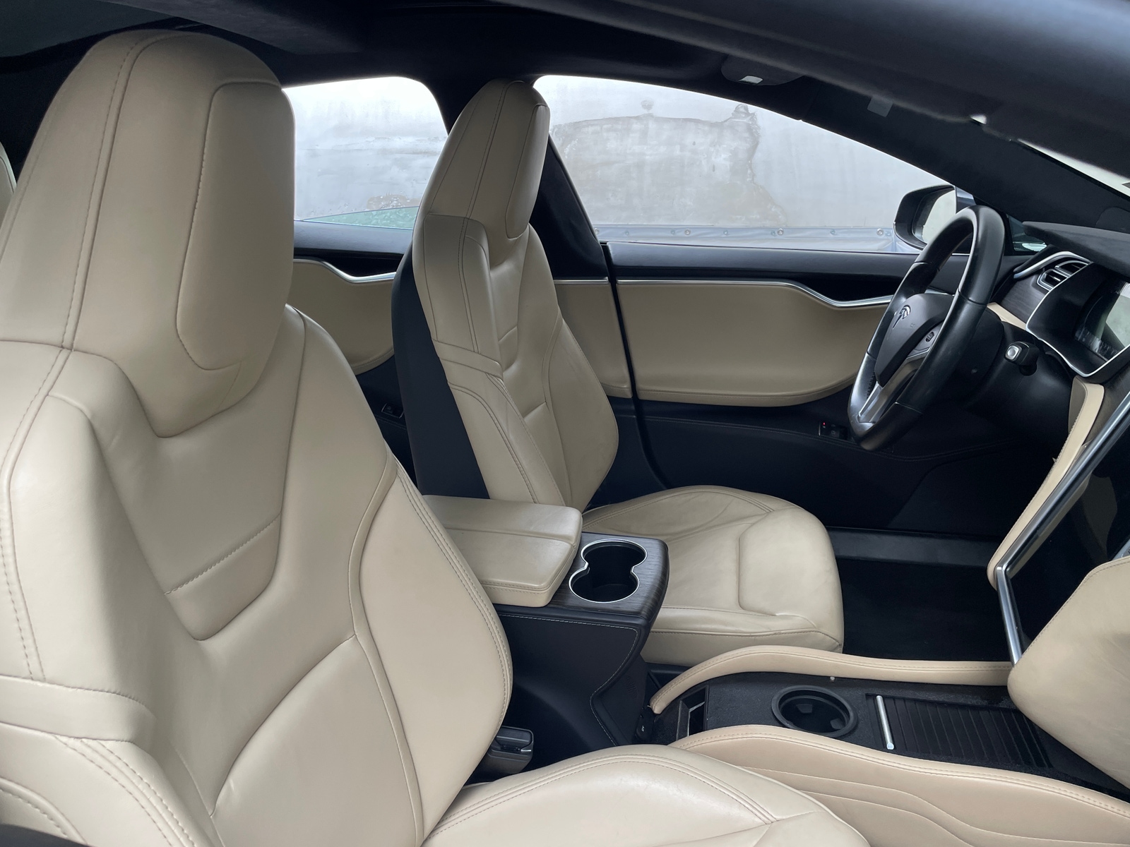 Thumbnail: 2015 Tesla Model S - 2