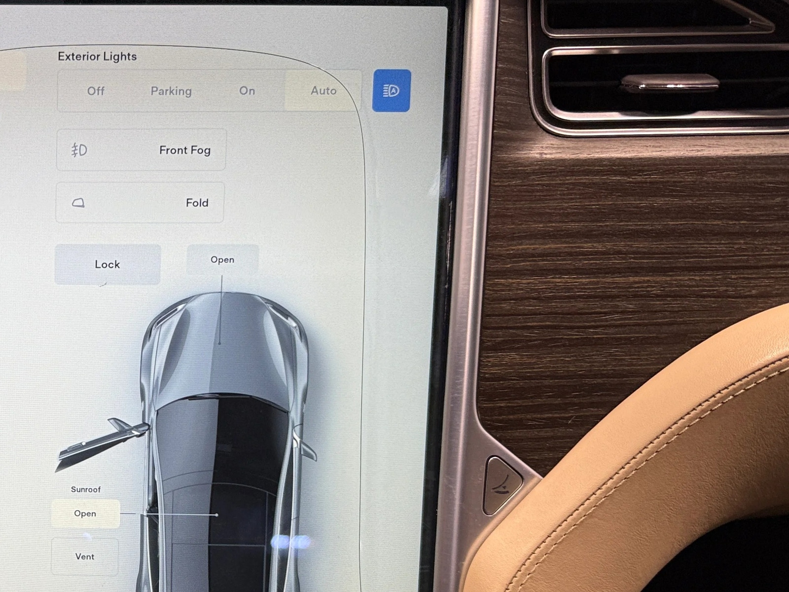 Thumbnail: 2015 Tesla Model S - 4