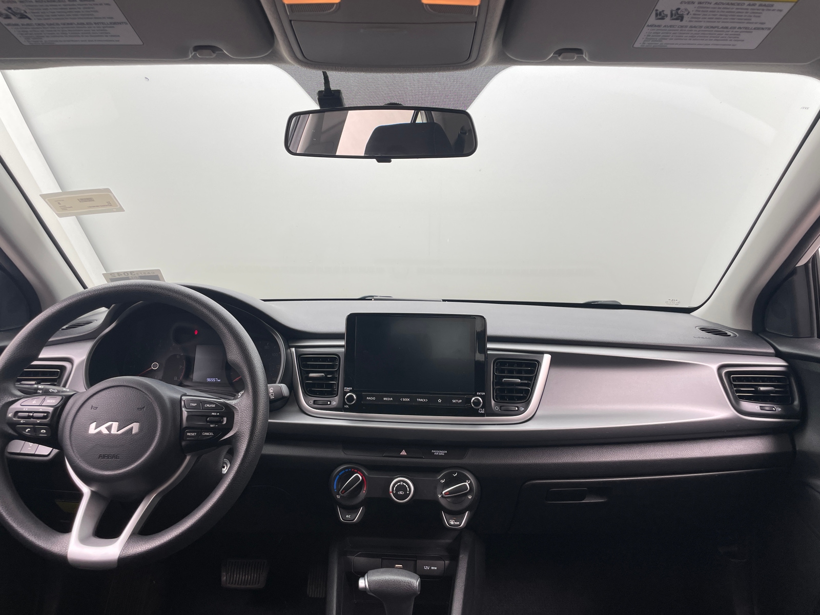 Thumbnail: 2022 Kia Rio - 3