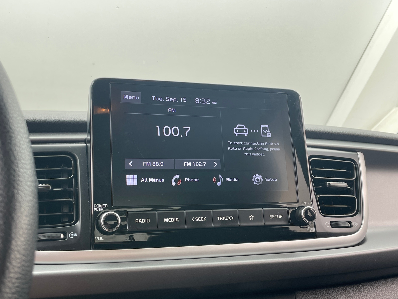Thumbnail: 2022 Kia Rio - 4