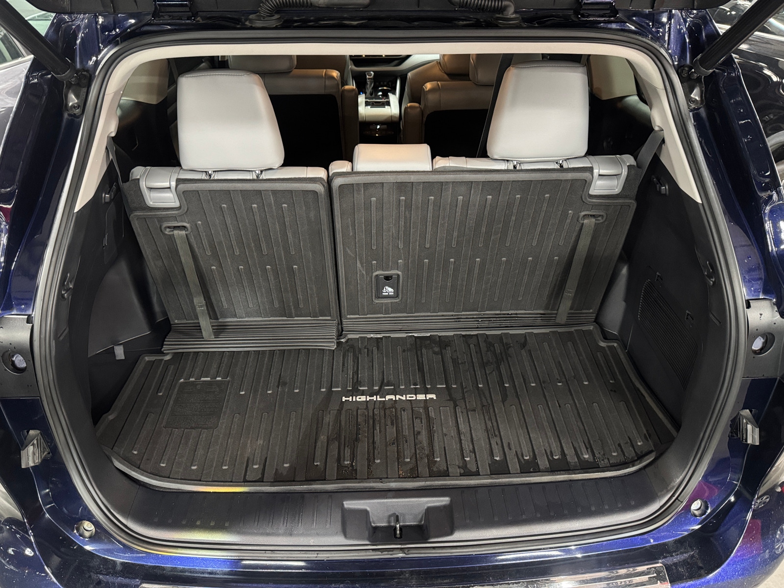 Thumbnail: 2020 Toyota Highlander - 6