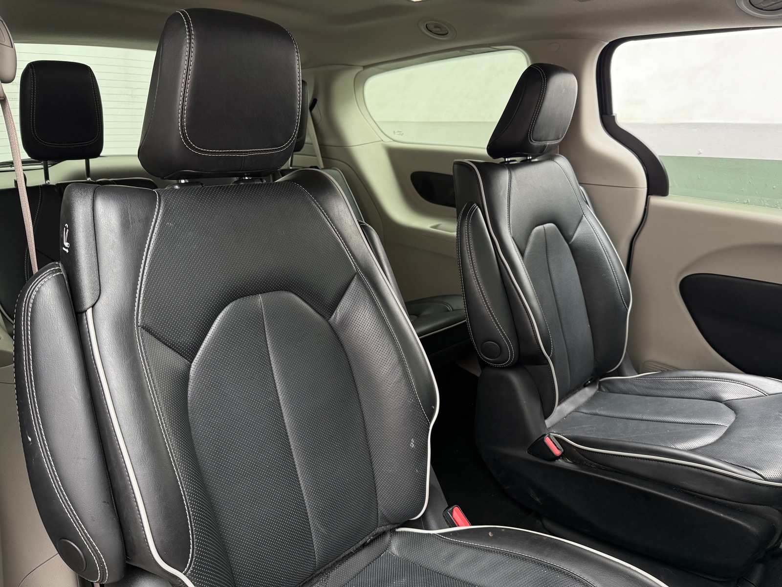 Thumbnail: 2022 Chrysler Pacifica - 5