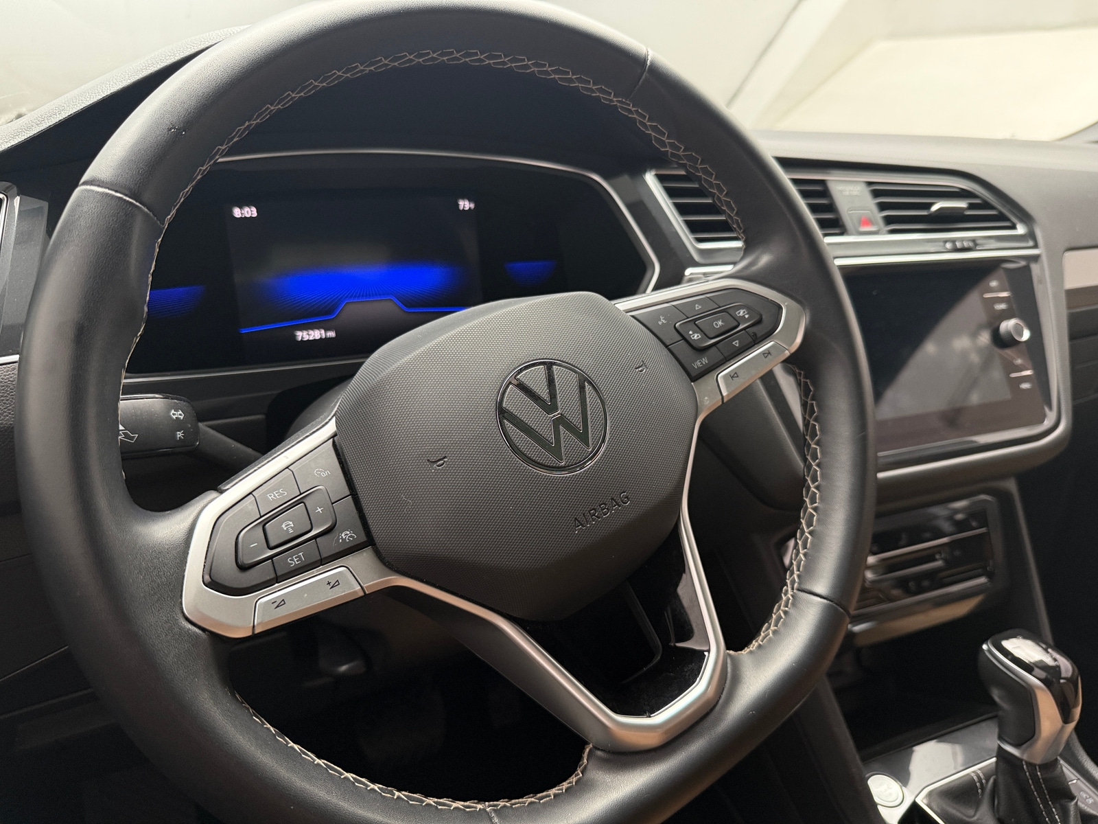 Thumbnail: 2022 Volkswagen Tiguan - 4