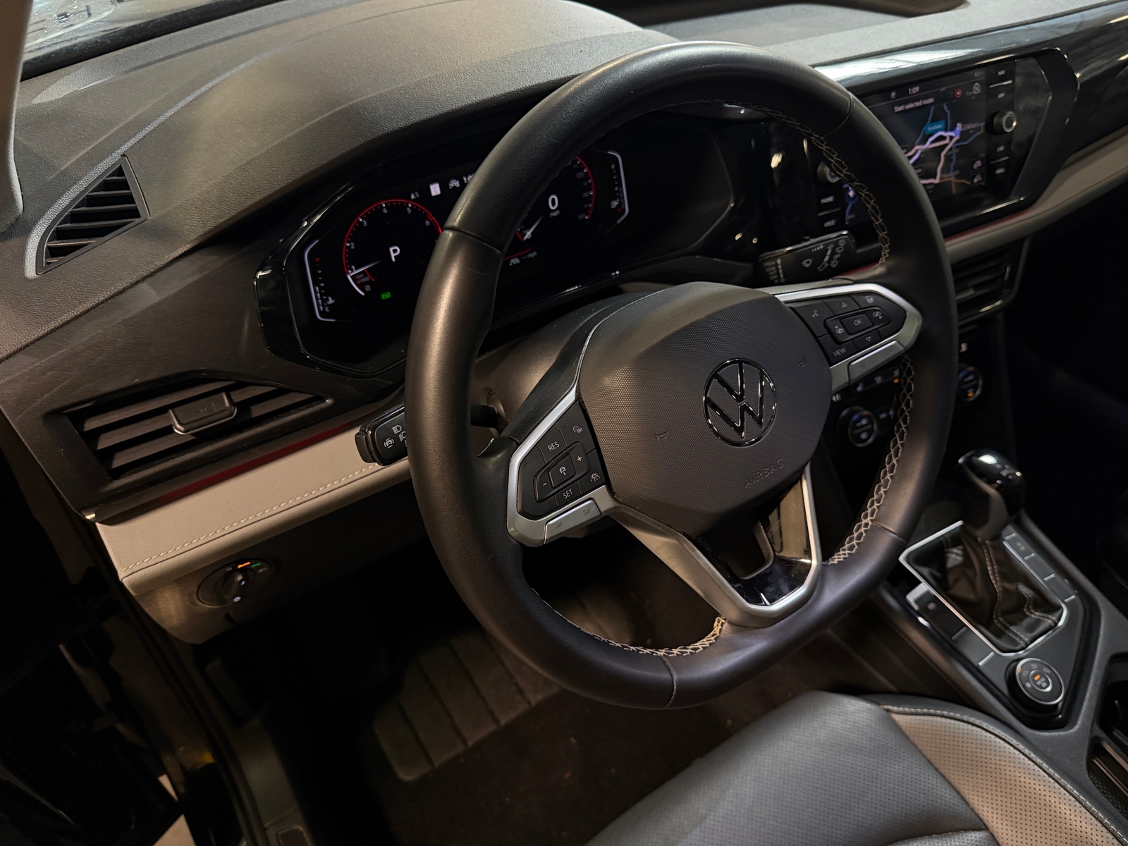 Thumbnail: 2023 Volkswagen Taos - 4