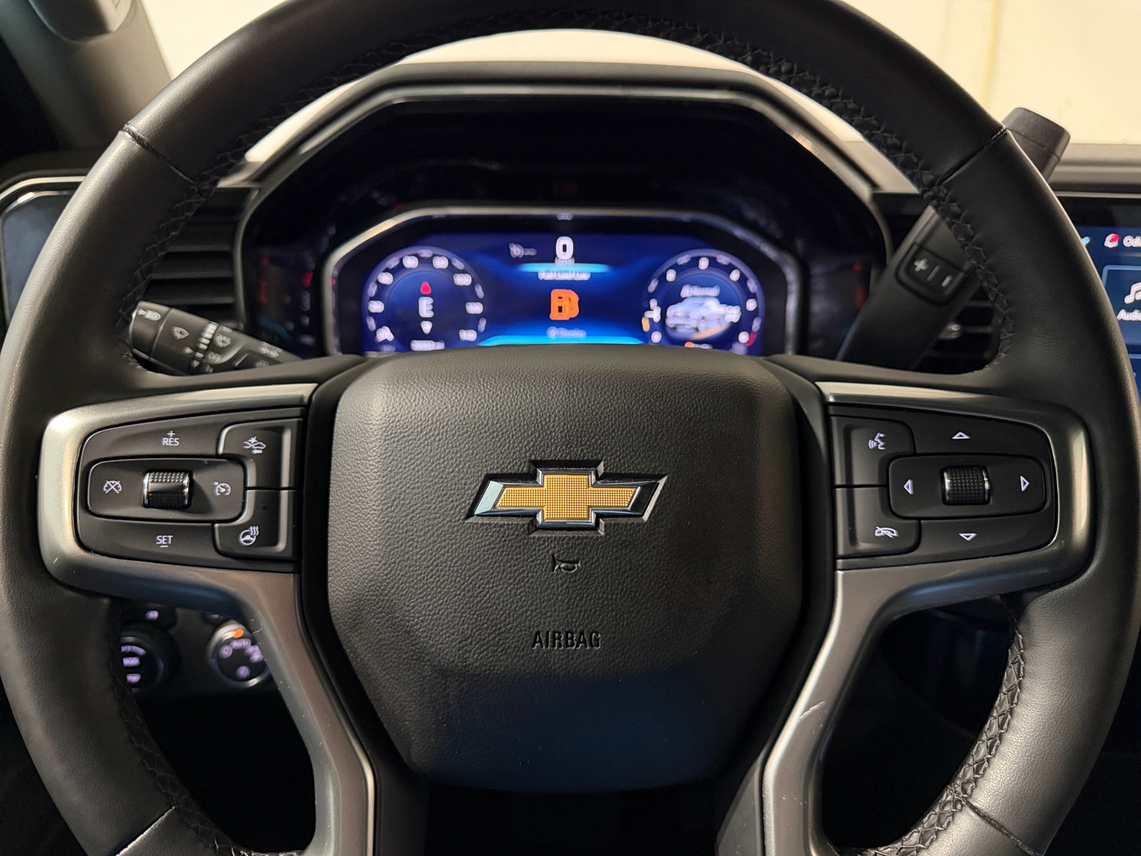 Thumbnail: 2023 Chevrolet Silverado 1500 - 5