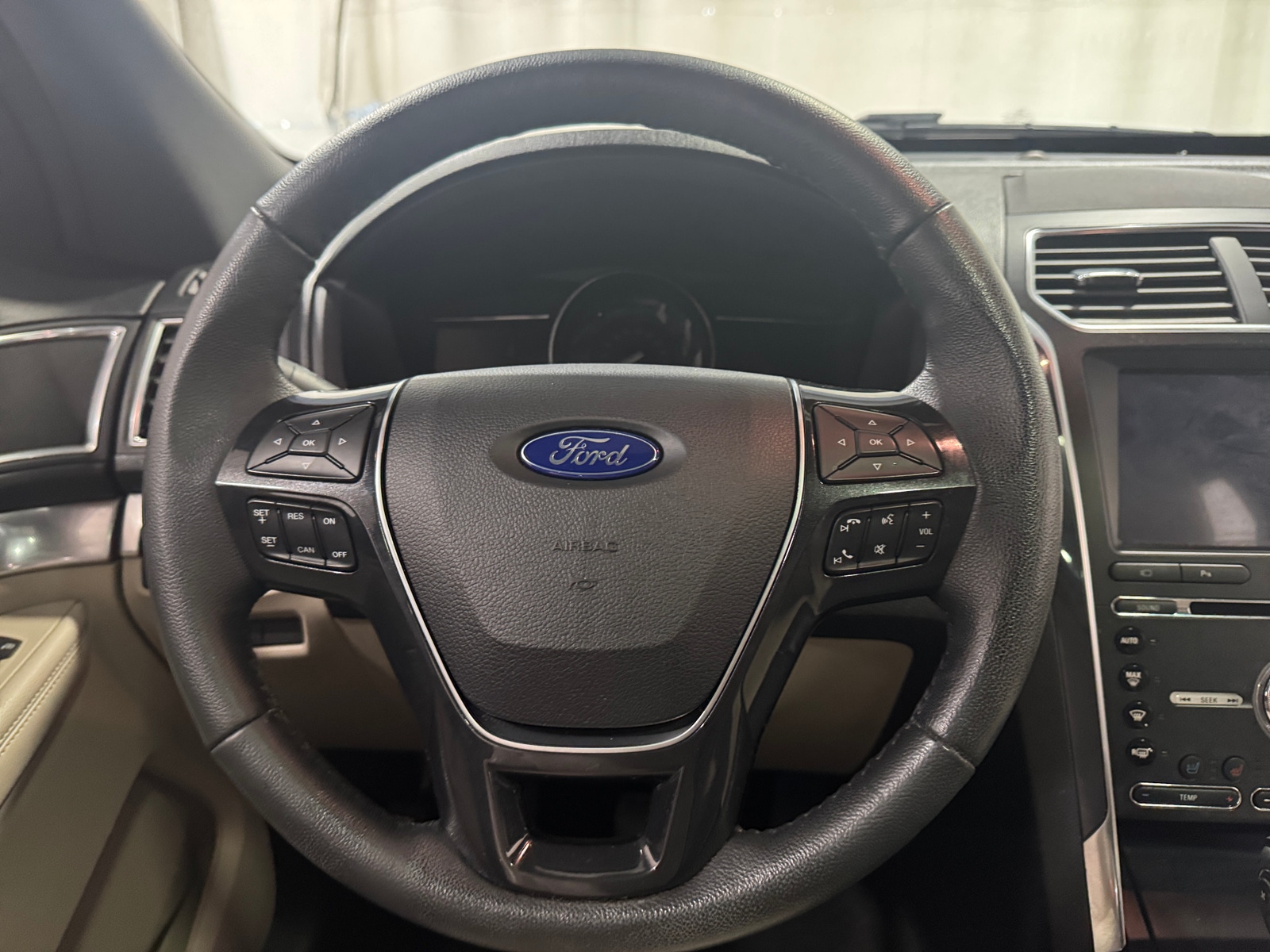 Thumbnail: 2018 Ford Explorer - 4