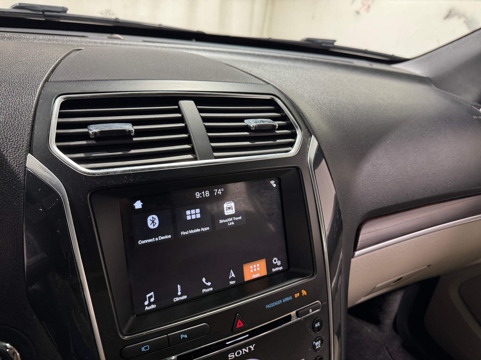 Thumbnail: 2018 Ford Explorer - 3