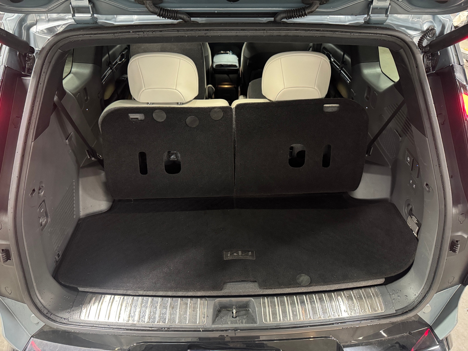 Thumbnail: 2024 Kia EV9 - 6