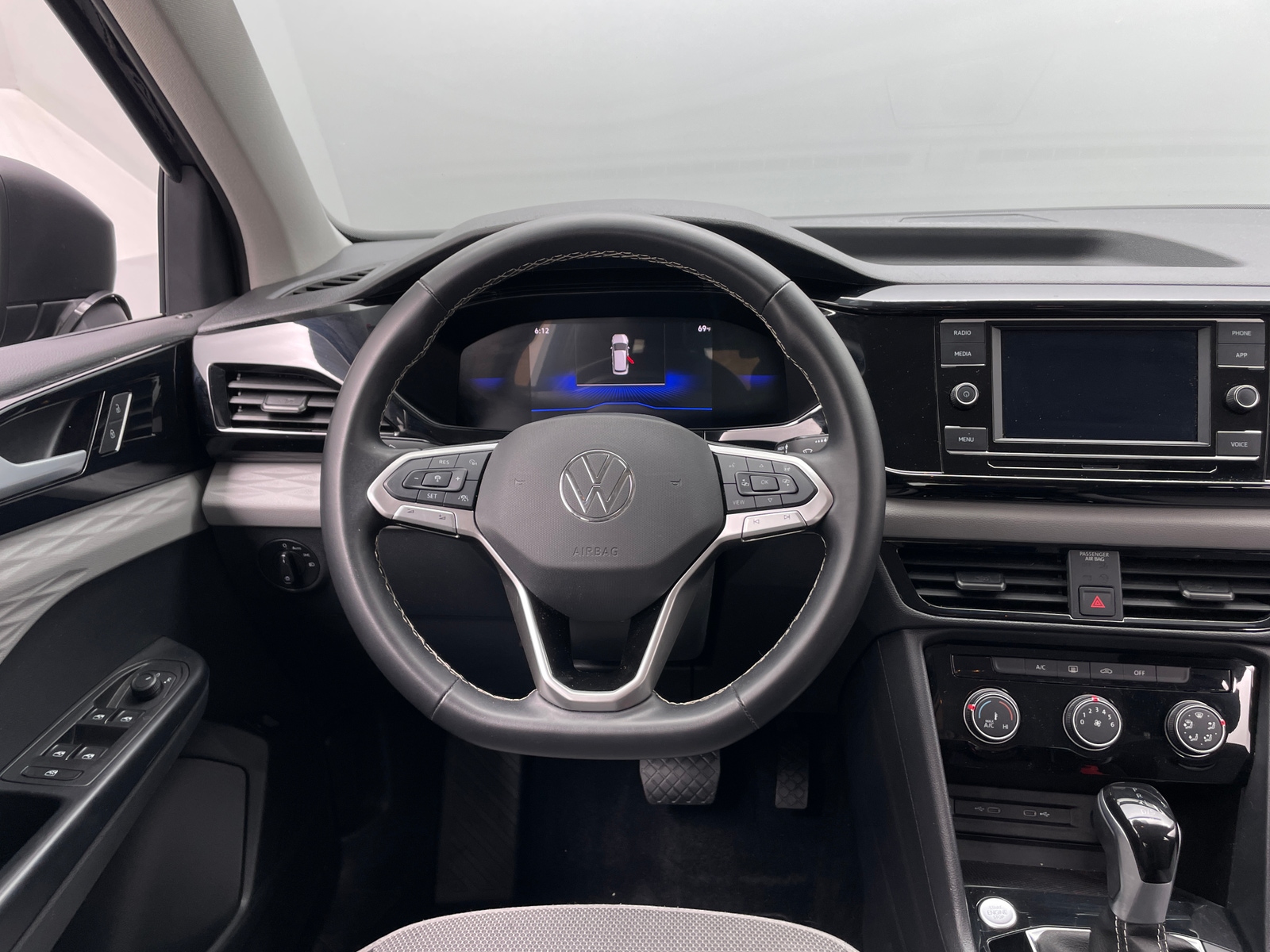 Thumbnail: 2024 Volkswagen Taos - 5