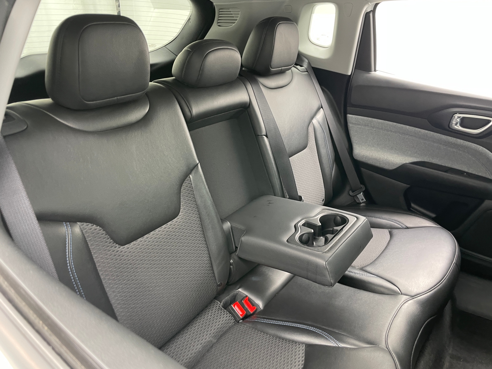 Thumbnail: 2022 Jeep Compass - 6