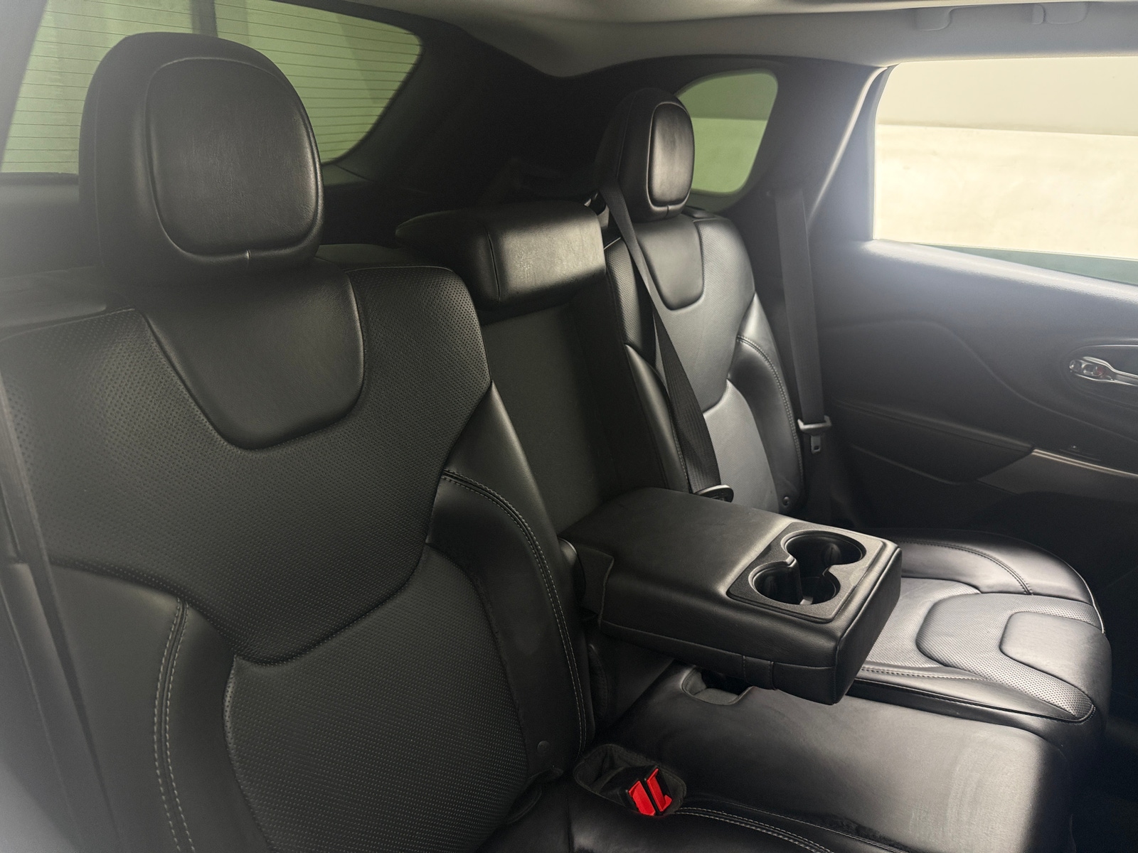 Thumbnail: 2019 Jeep Cherokee - 5