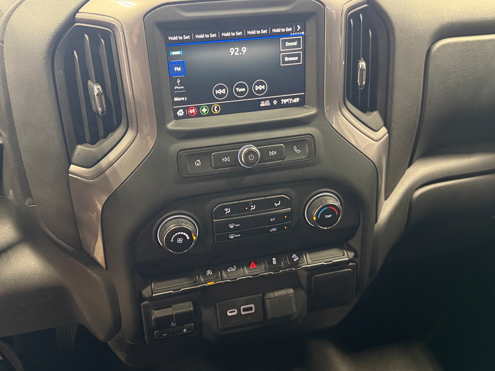 Thumbnail: 2021 Chevrolet Silverado 1500 - 4