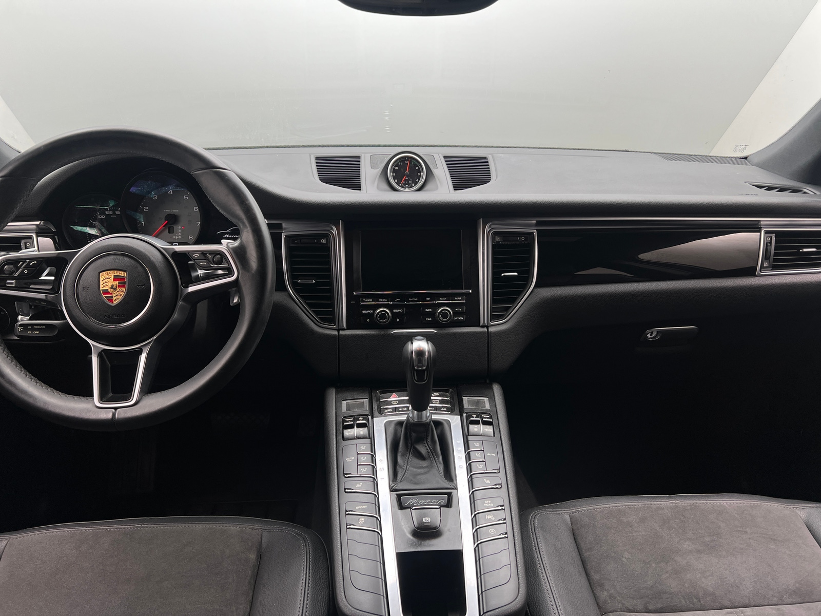 Thumbnail: 2015 Porsche Macan - 3