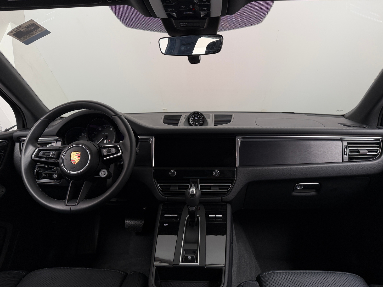 Thumbnail: 2025 Porsche Macan - 2