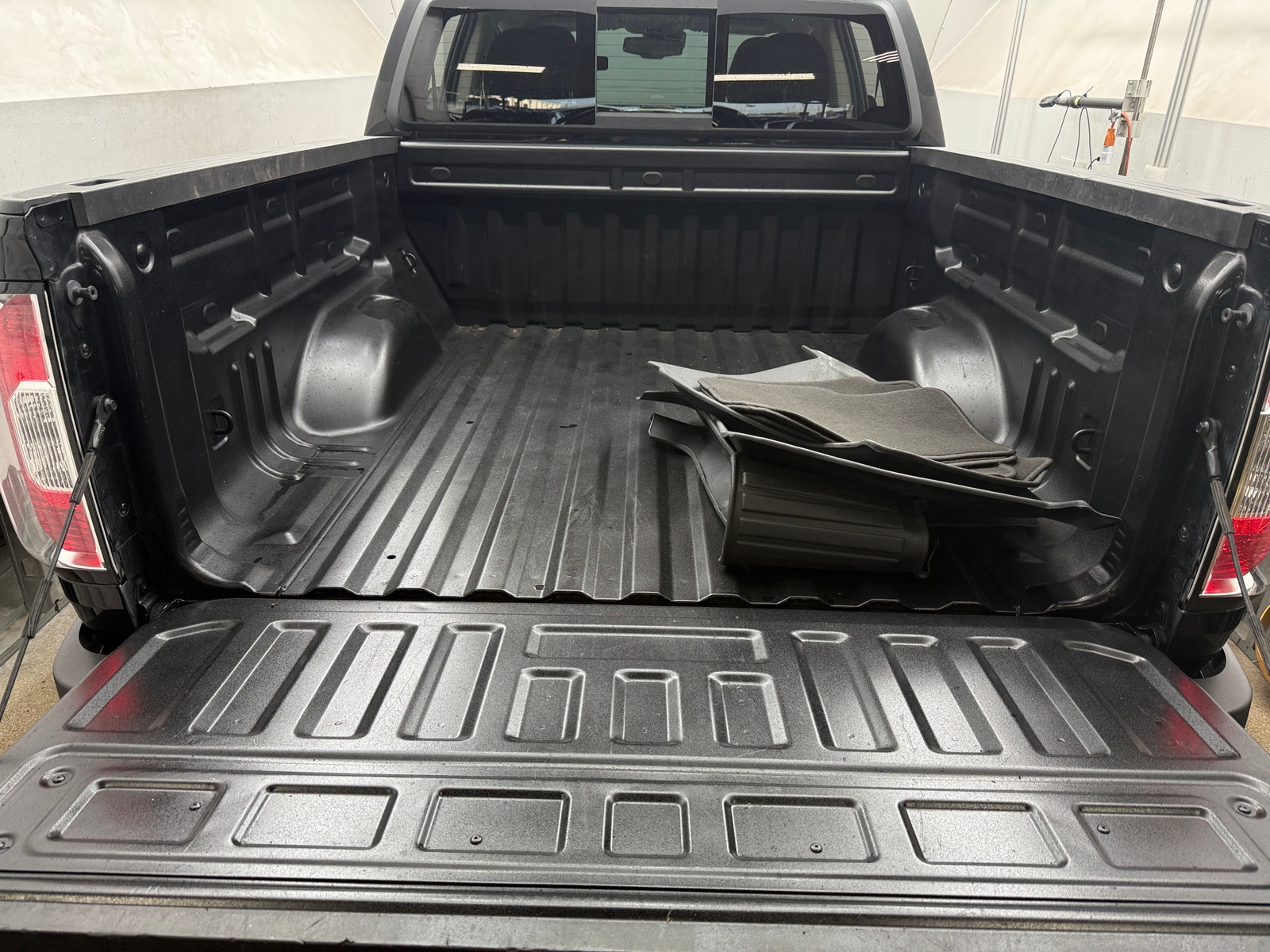 Thumbnail: 2018 GMC Canyon - 6
