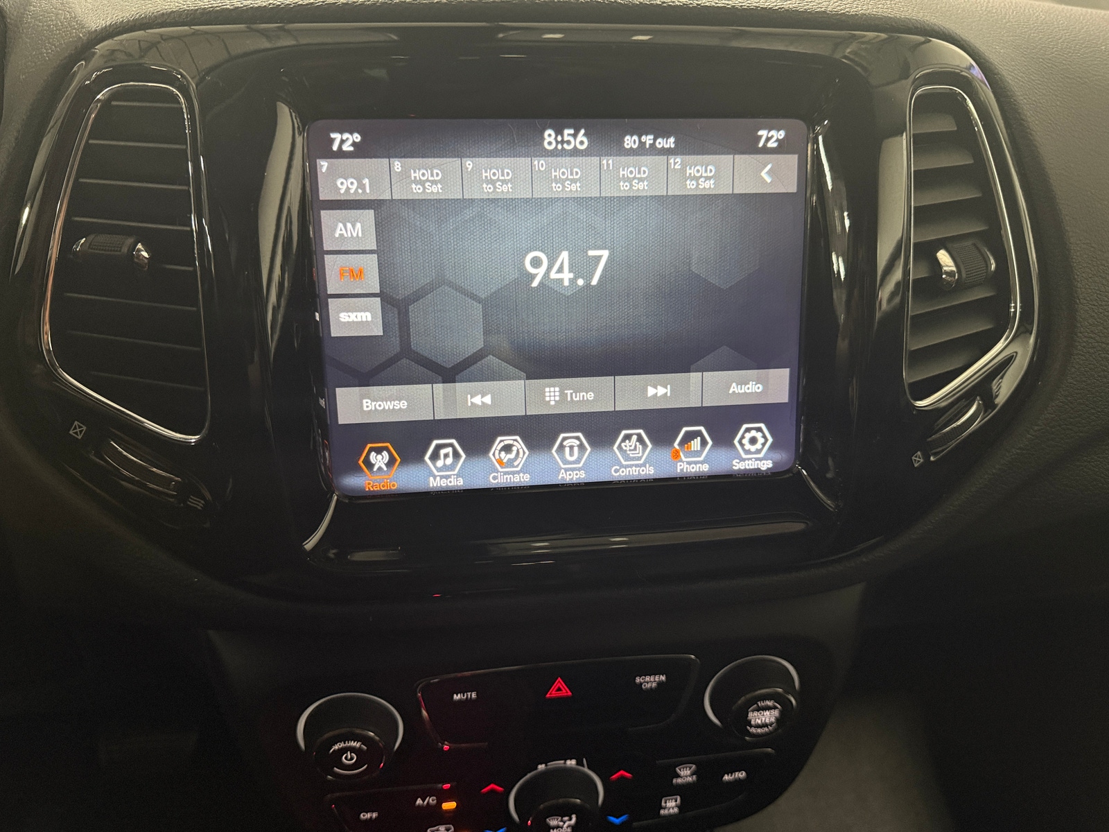 Thumbnail: 2020 Jeep Compass - 3